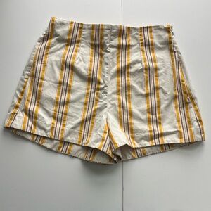 Abercrombie and Fitch - Yellow and White striped shorts - size small